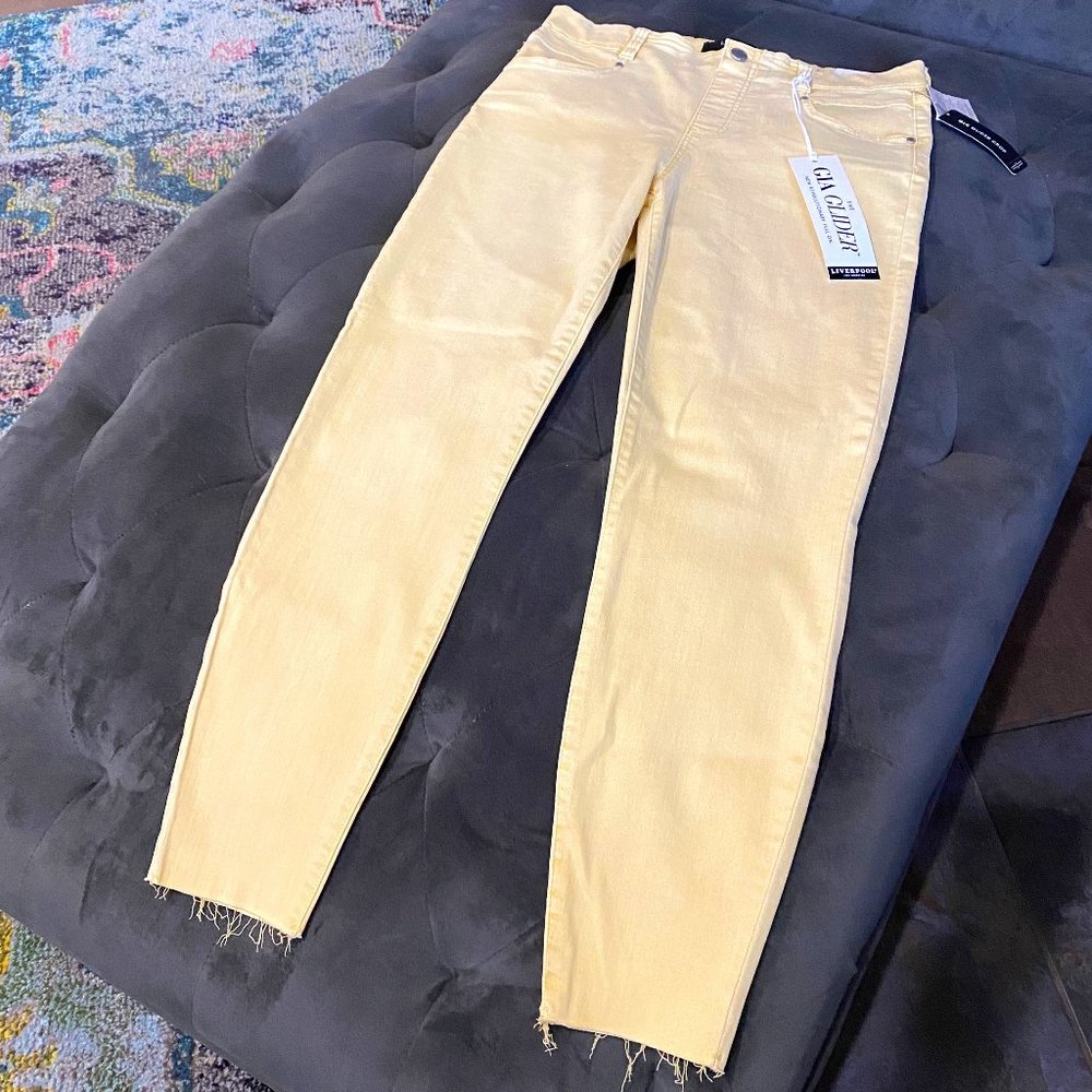 Liverpool Gia Glider Crop Canary Yellow; NWT